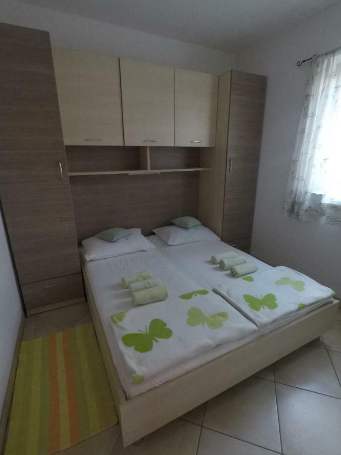 Apartman Stefanija セルツェ エクステリア 写真